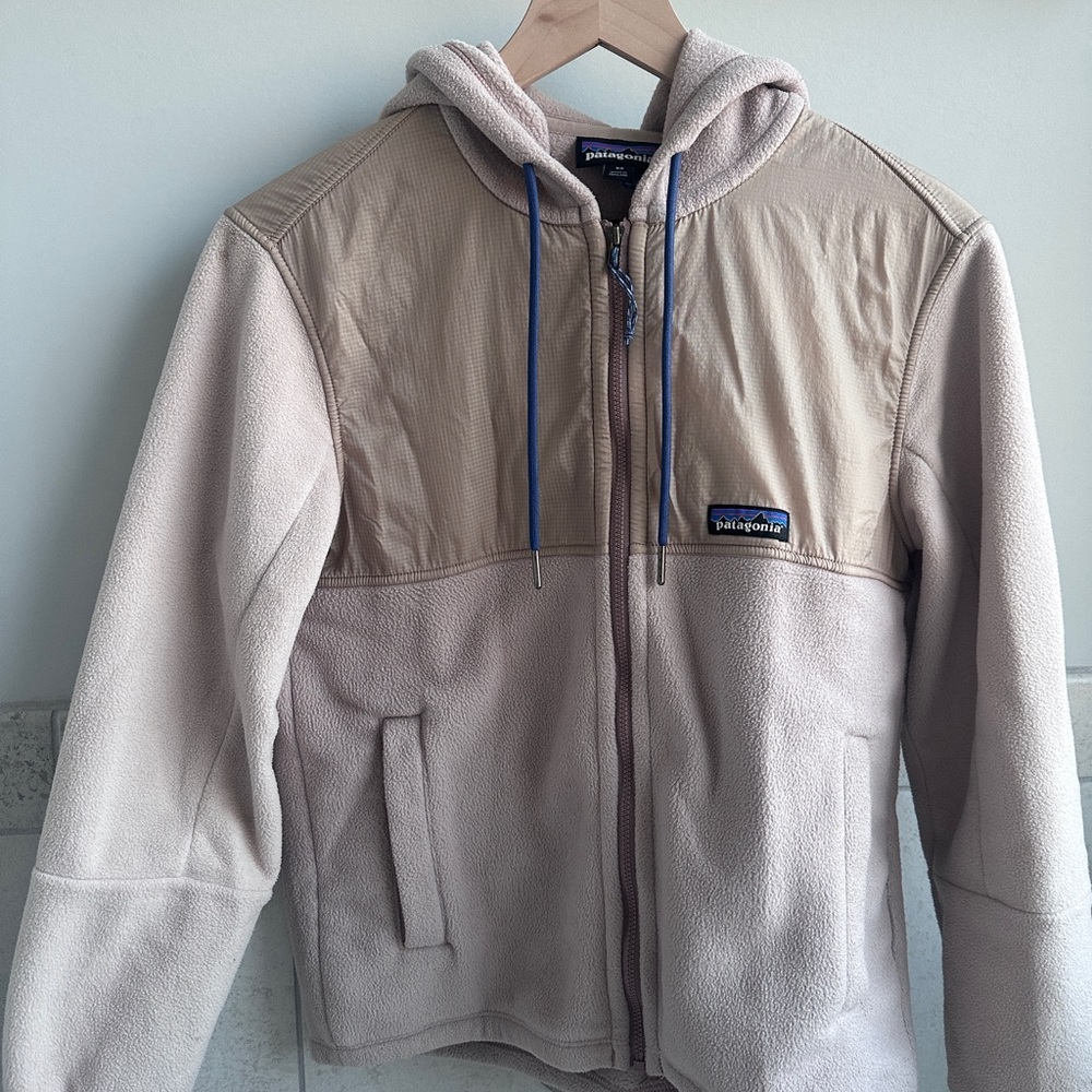 Patagonia women’s Beige Fleece Jacket